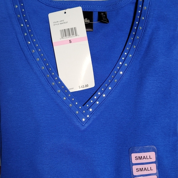 Shirts - Picture 2 of 7